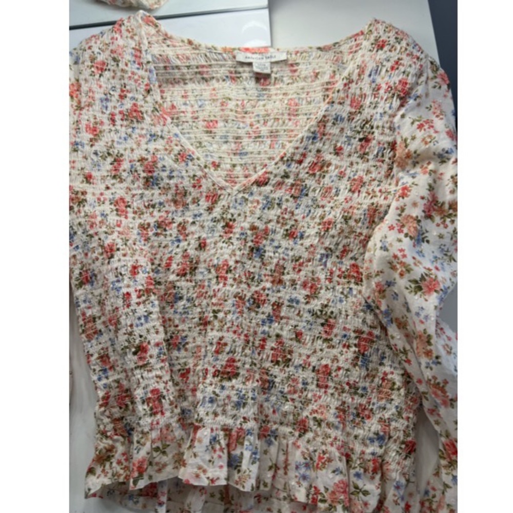 SUPER CUTE AMERICAN EAGLE BLOUSE!